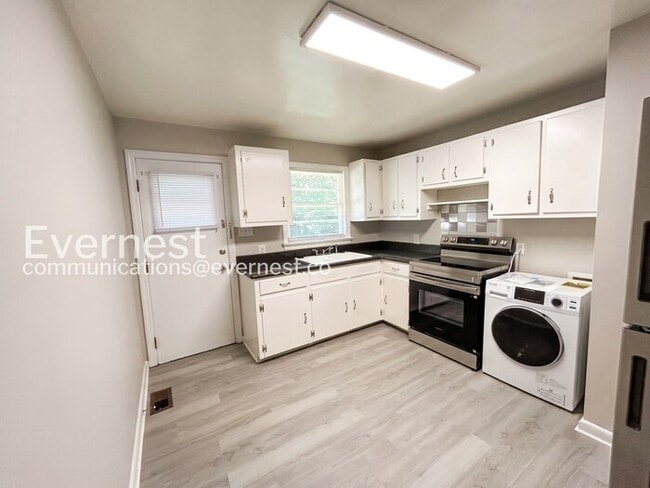 Photo - 271 Maple Ave Unit B