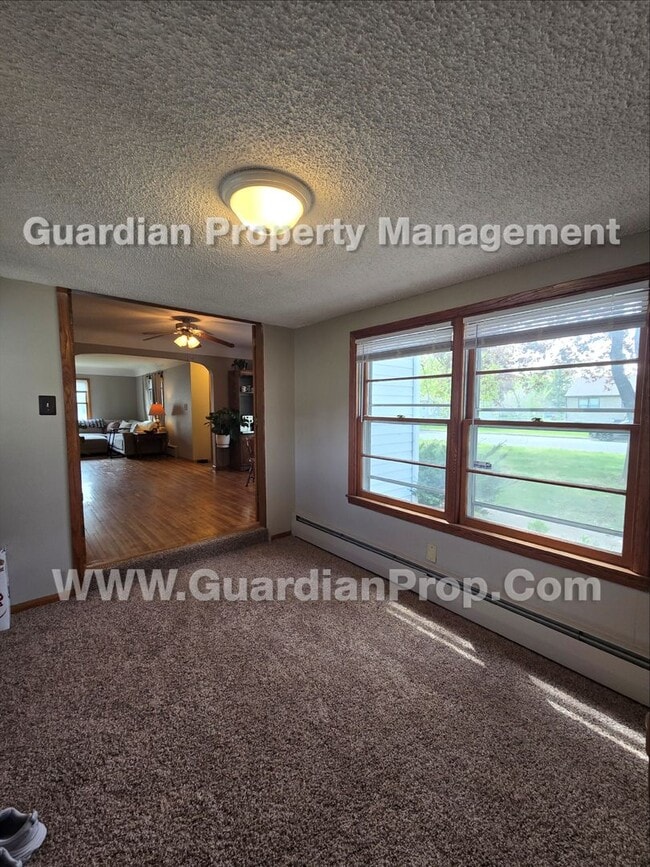 Photo - Bloomington Single Family Home, 2 Car Garage, new kitchen appliances!