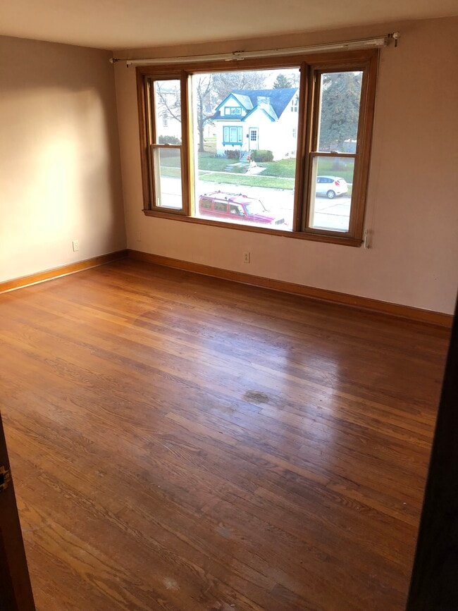 Photo - 1414 Marquette Ave Unit 2 upper