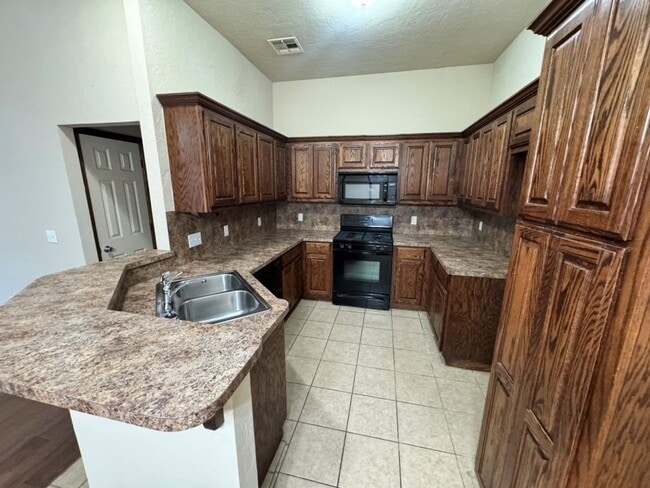 Photo - 15012 Kyle Dr