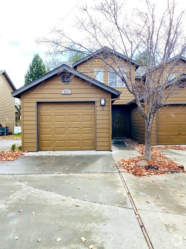 Building Photo - 2769 NE Mesa Ct Unit 4 Rental