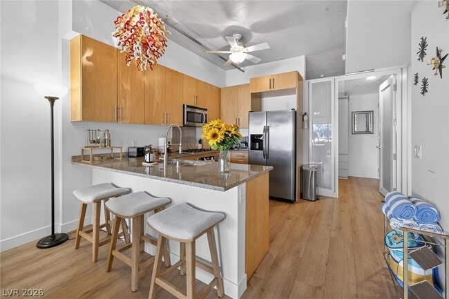 Photo - 353 E Bonneville Ave Unit 233