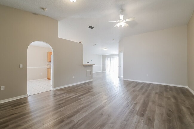 16011 Chichester Ct