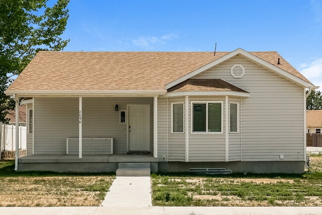 Building Photo - 2098 E Weeping Willow Way