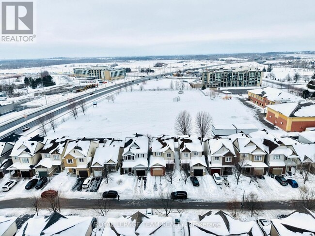 Photo - 276 Harthill Way