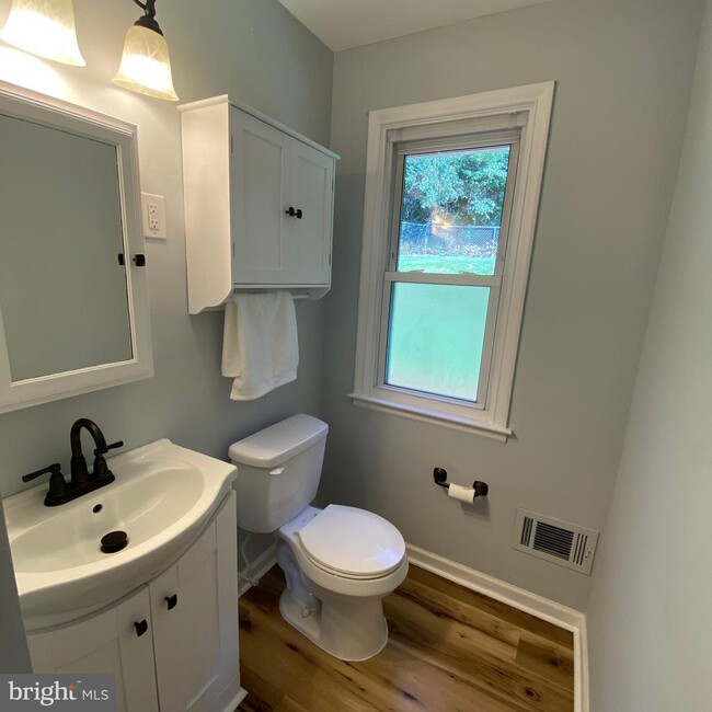 Photo - 2341 Highland St