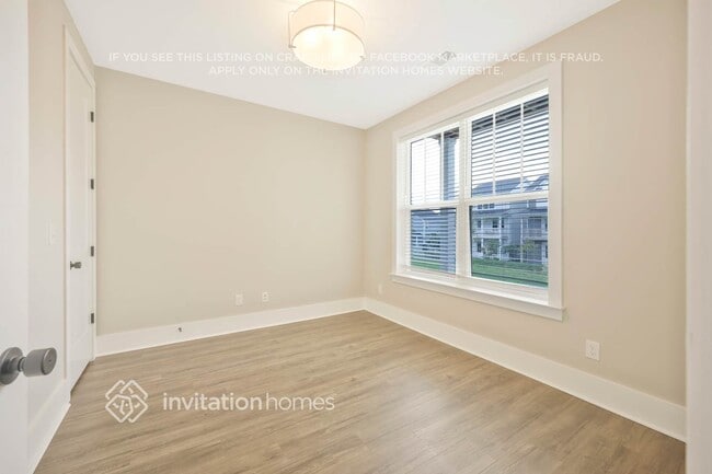 212 Founders Ln
