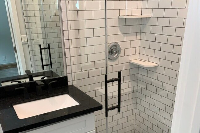 Baño principal - The Cabrini Manor