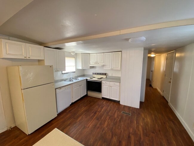 Photo - 3 Bed, 2 Bath Mobile Home