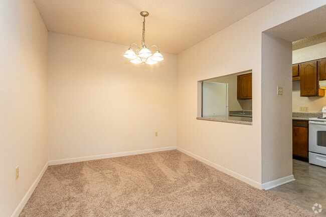 1BR, 1BA - 590SF