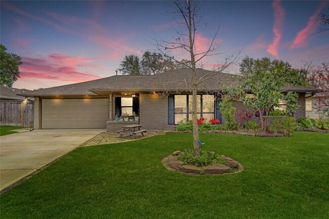 Photo - 5438 Briarbend Dr Casa