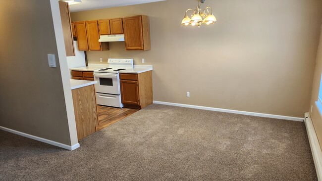 Esquina 2B 1B - Colonial Court