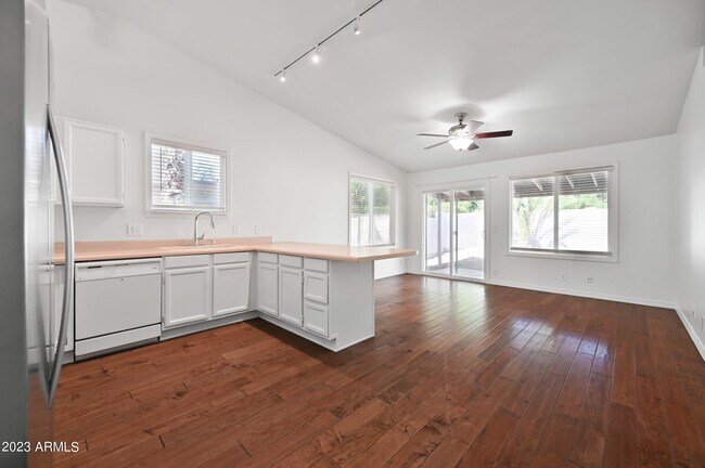 Photo - 313 S Ocean Dr