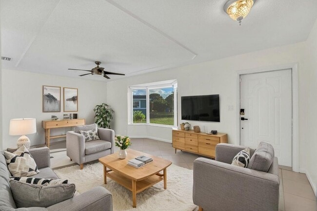 Photo - 290 NW 65th Ave