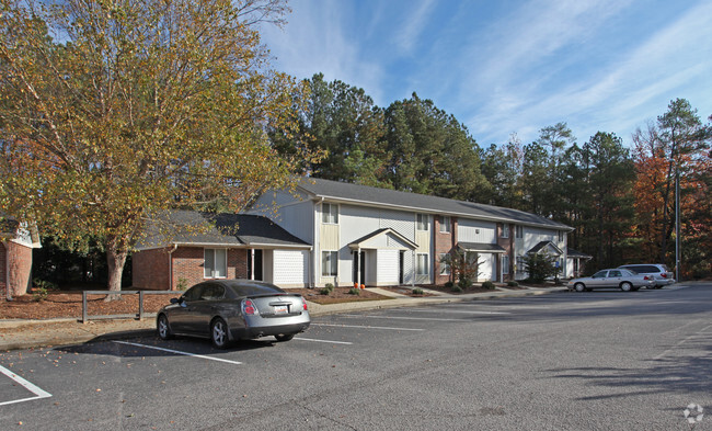 Photo - Town & Country Apartments