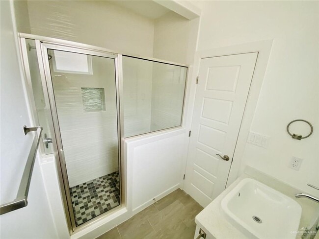 Photo - 7 West Dr Unit 4