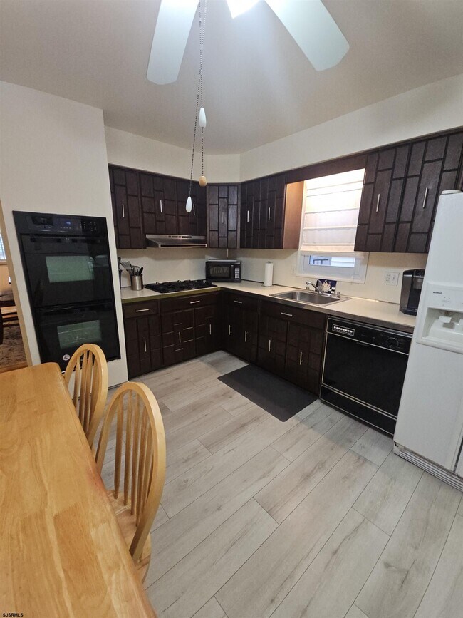 Photo - 6901 Ventnor Ave