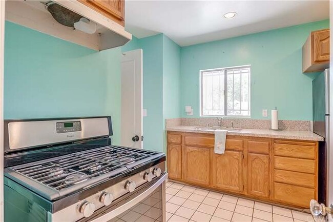 Photo - 1134 N Mariposa Ave Unidad 1134