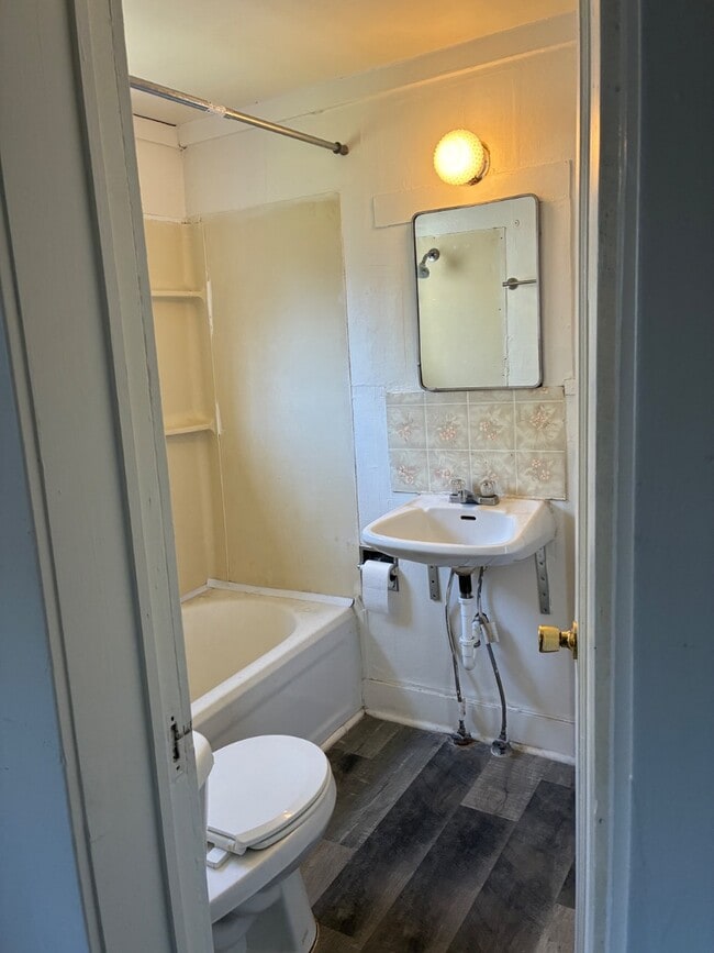 Photo - 1312 Hansen Ave