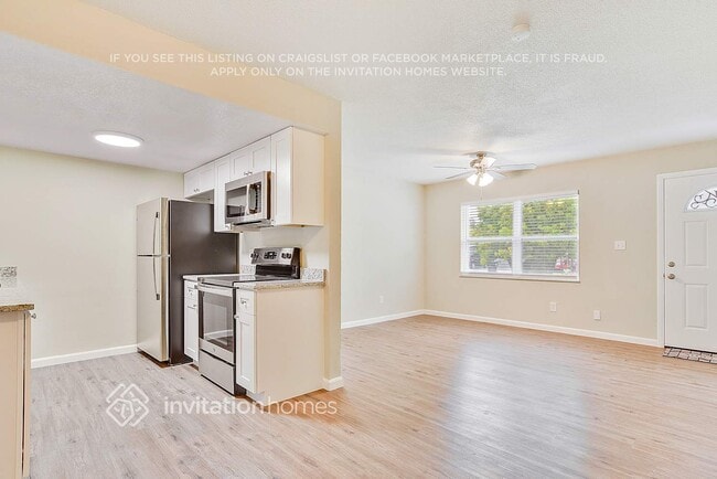 Photo - 4033 Castlegate Dr