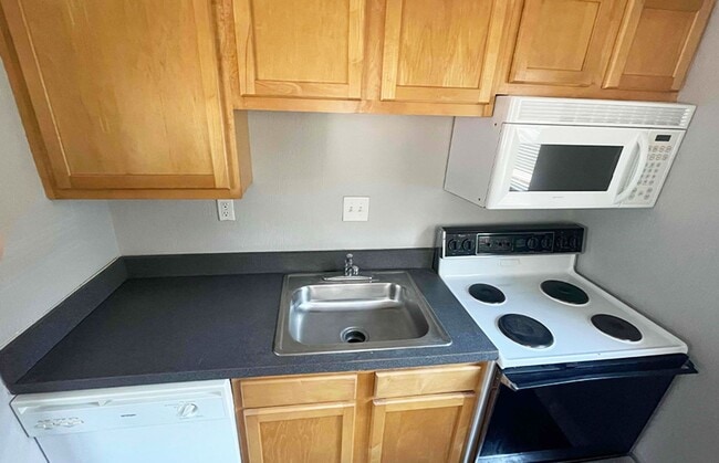 Photo - 555 Lowell Ave Unit 555-09