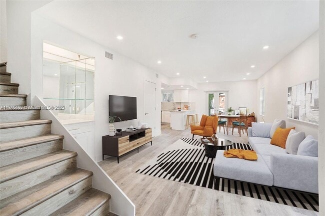 Photo - 726 Jefferson Ave