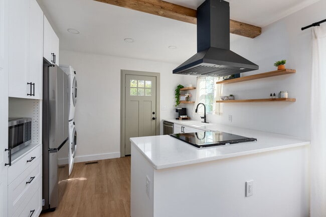 Photo - 705 Ivey Cir