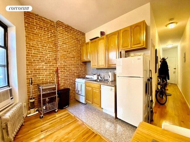 Building Photo - 368 W 127th St Rental