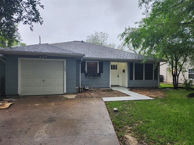 Photo - 1705 Frost St