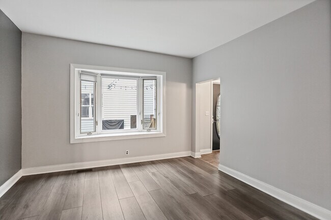 Photo - 3227 S Wells St