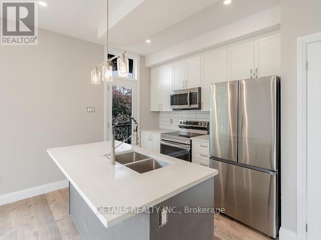 Photo - 659 Donat St
