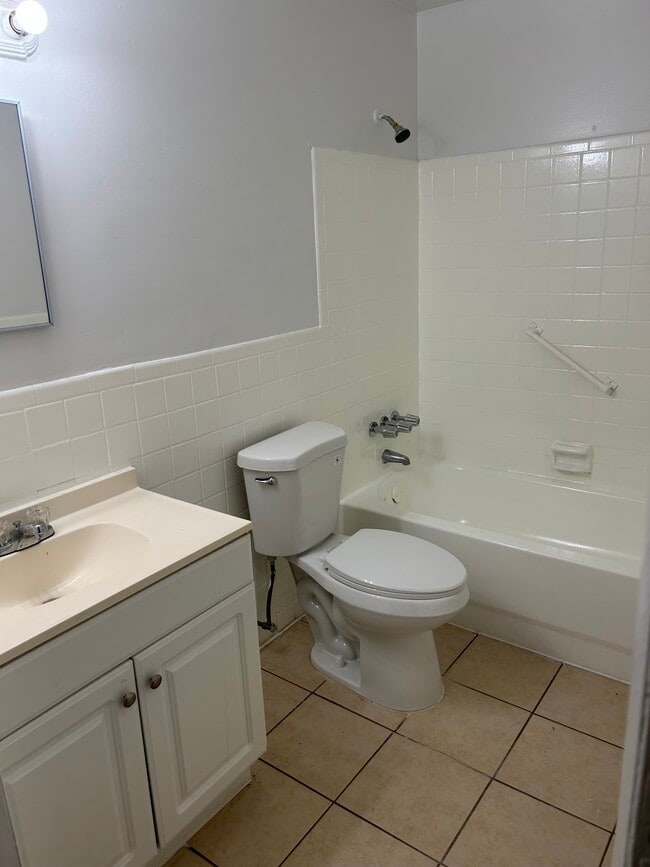 Photo - 5634 NW 27th Ct Unit Rennasance