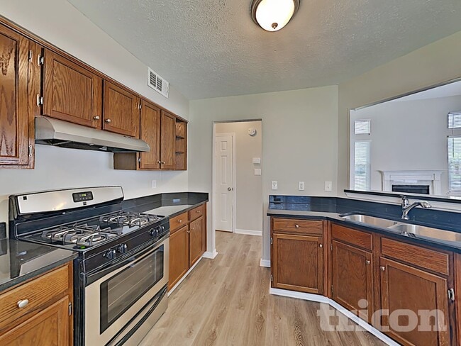 Photo - 304 Park Glen Dr