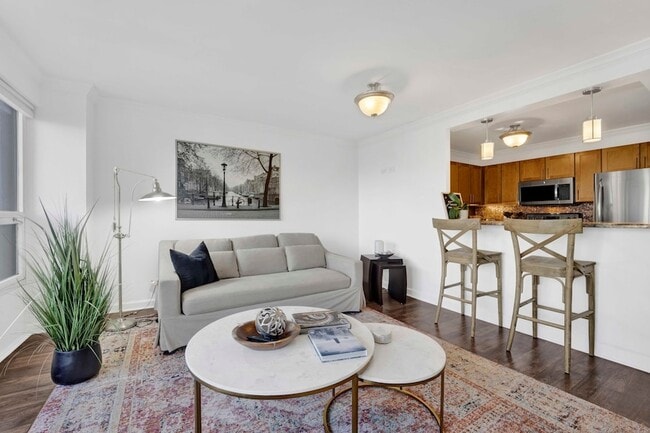 Photo - 30 E Huron St Unidad 3206