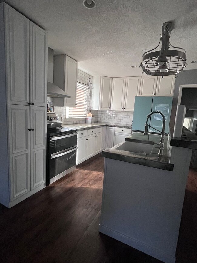 Photo - 122 N Plains Dr