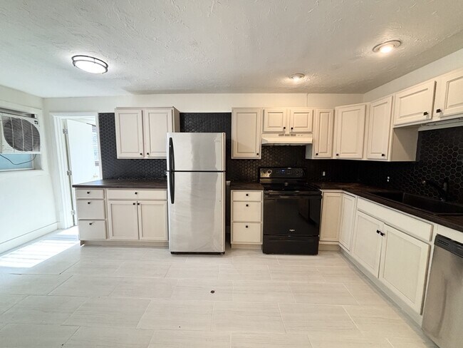 Photo - 1395 S 900 E