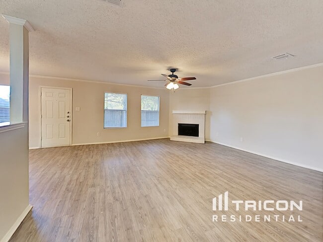 Photo - 647 Blue Chalk Dr