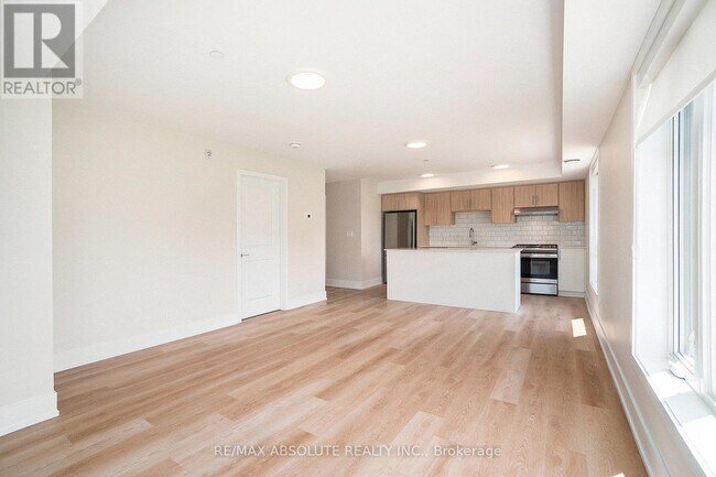 Photo - 12 Thomas St N Unit 112