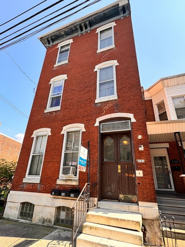 Building Photo - 4924-26 Parrish St Unit 2B