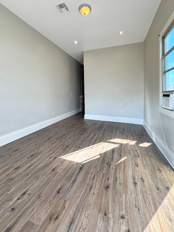 Photo - 3159 Urquhart St