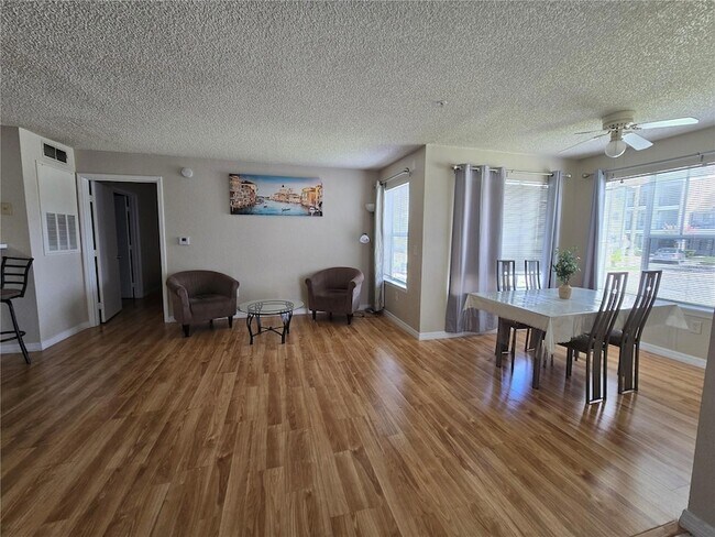 Photo - 2201 Key W Ct Unidad 318