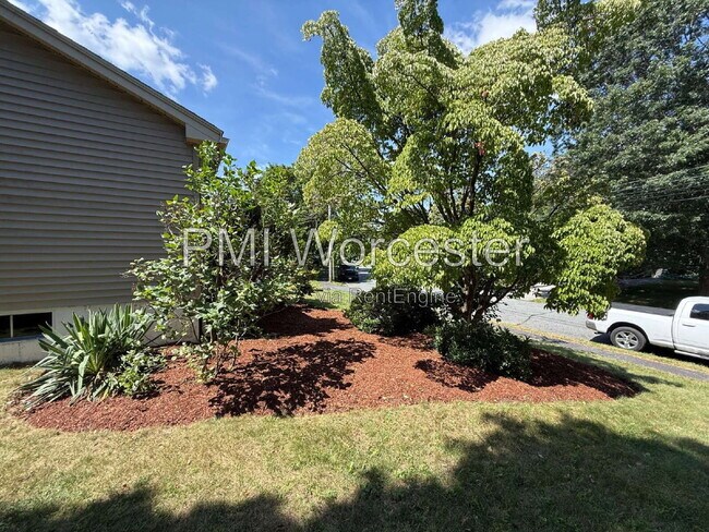 Photo - 16 Seneca St