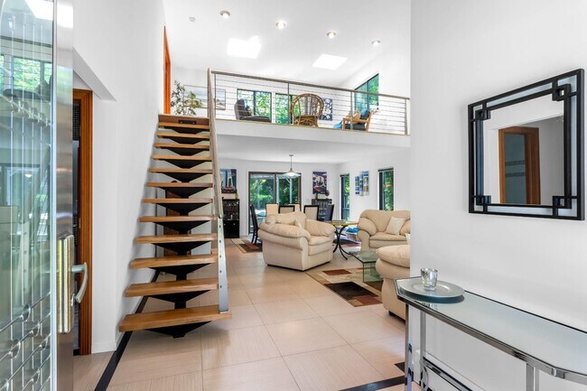 Photo - 6 Strathmore Ct