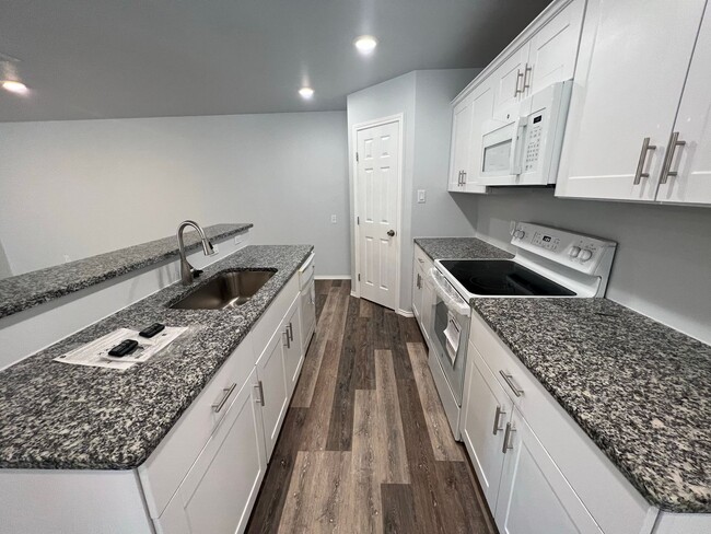 Photo - 5606 Jarvis St Unit Lincoln 16 - 5606 Jarvis  B