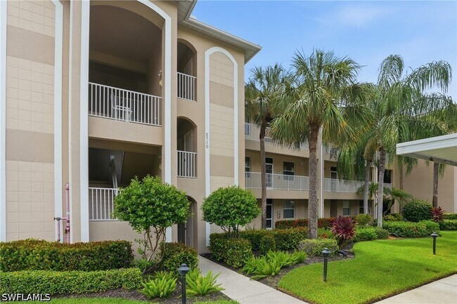 Building Photo - 2710 Cypress Trace Cir Unit 3021