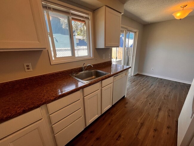 Photo - 22920 NE Halsey St Unidad 5