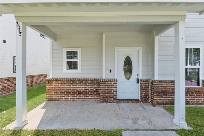 Photo - 3045 Barling St