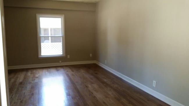 Photo - 18 Salbide Ave