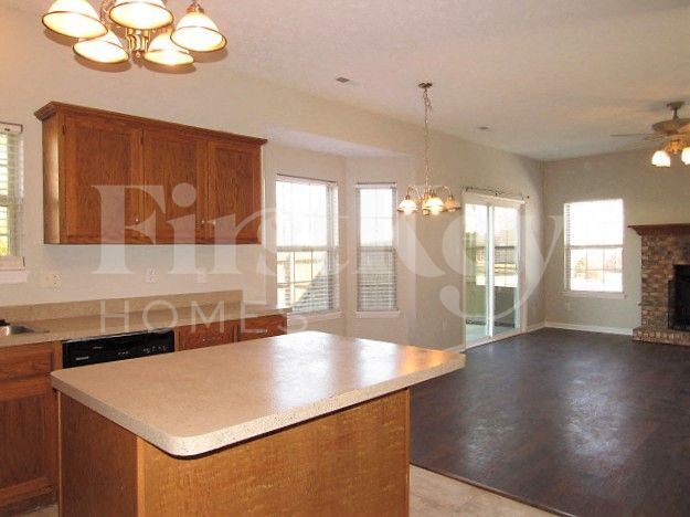 Photo - 1780 White Oak Way