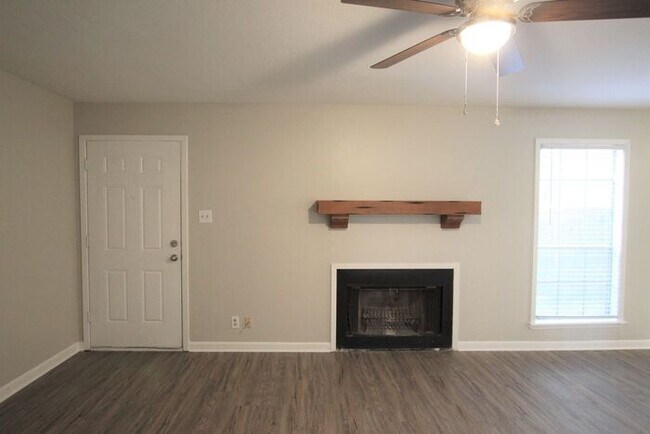 Photo - Tour Today! 2 bed 2 bath Apartment in Sout...